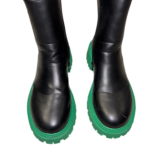 None Shoes - Stylish Black and Green Ankle Boots size 39